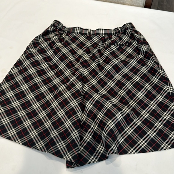 Authentic Burberry plaid skort - Picture 2 of 10